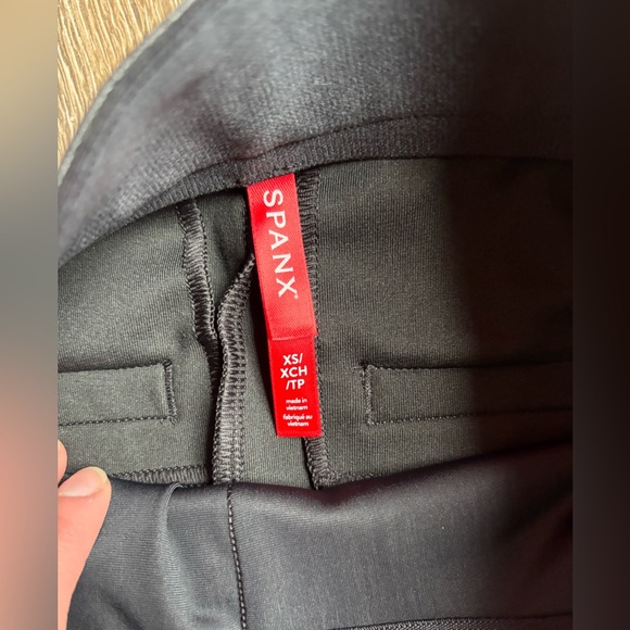 Spanx Leather-Like Flare Pants XS NWT! - Picture 7 of 13